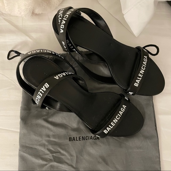 BALENCIAGA LOGO PRINT LEATHER BLOCK HEEL SANDAL - Picture 5 of 7
